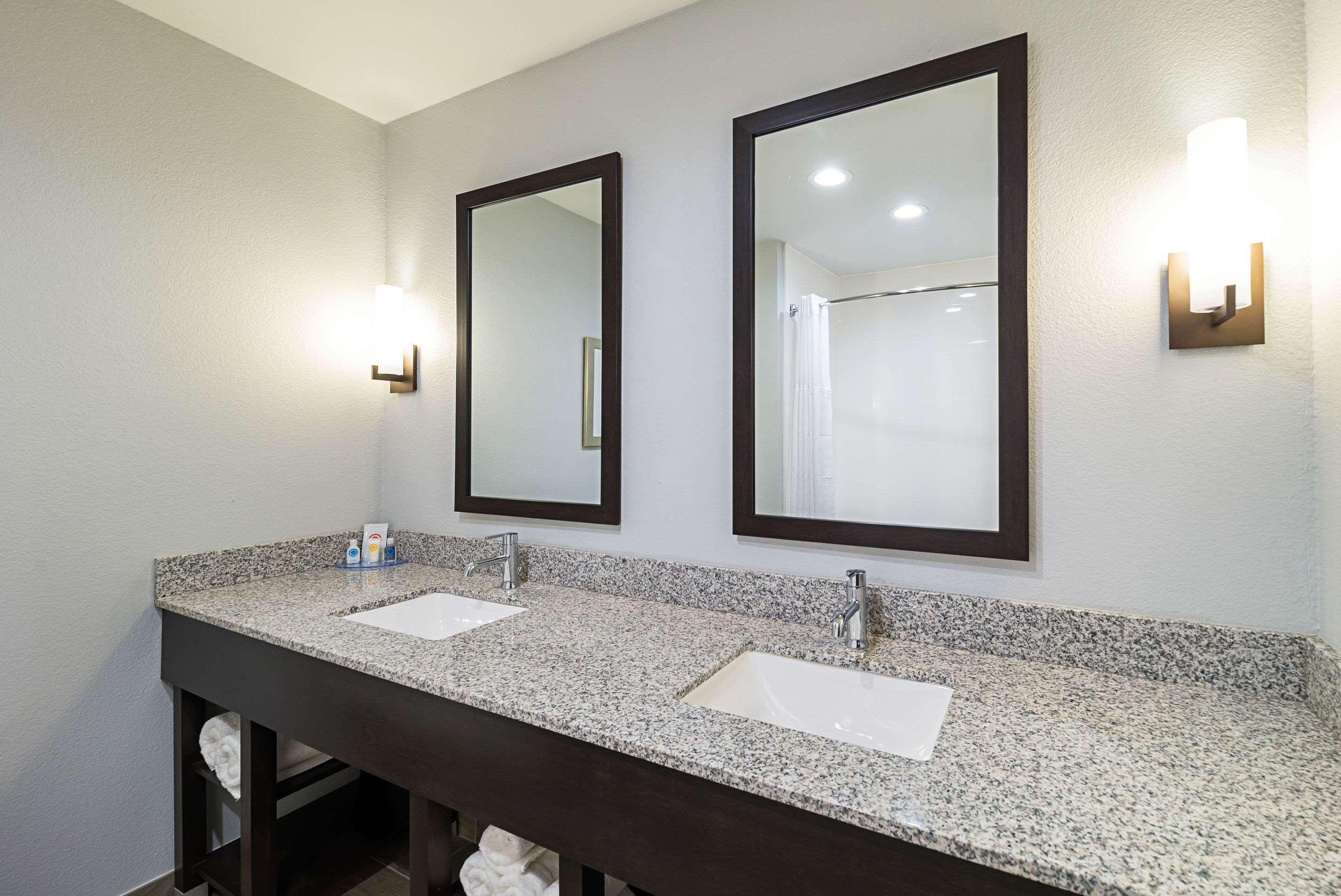 Comfort Inn & Suites Oklahoma City Near Bricktown Εξωτερικό φωτογραφία